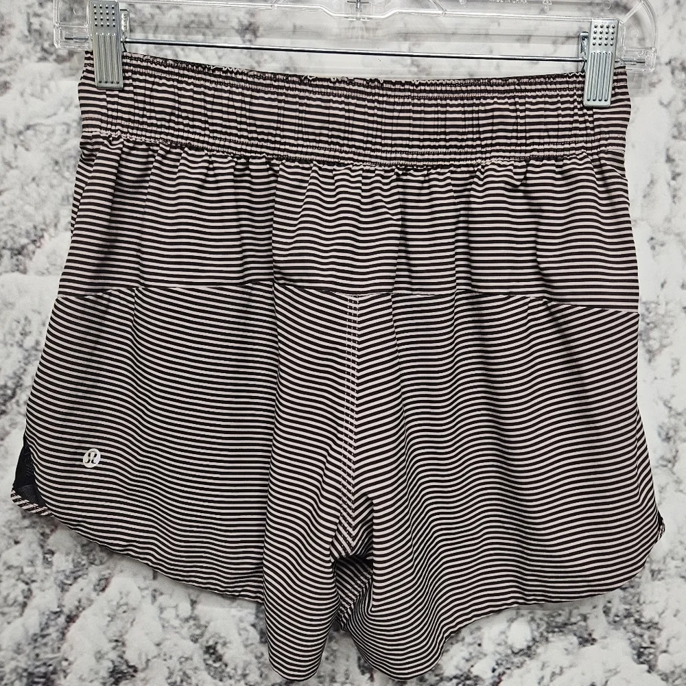 Lululemon Go The Distance Reversible Shorts, Size 6 Gray, Black, Berry, Running